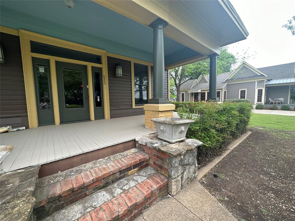 R Horton - Commercial Lease