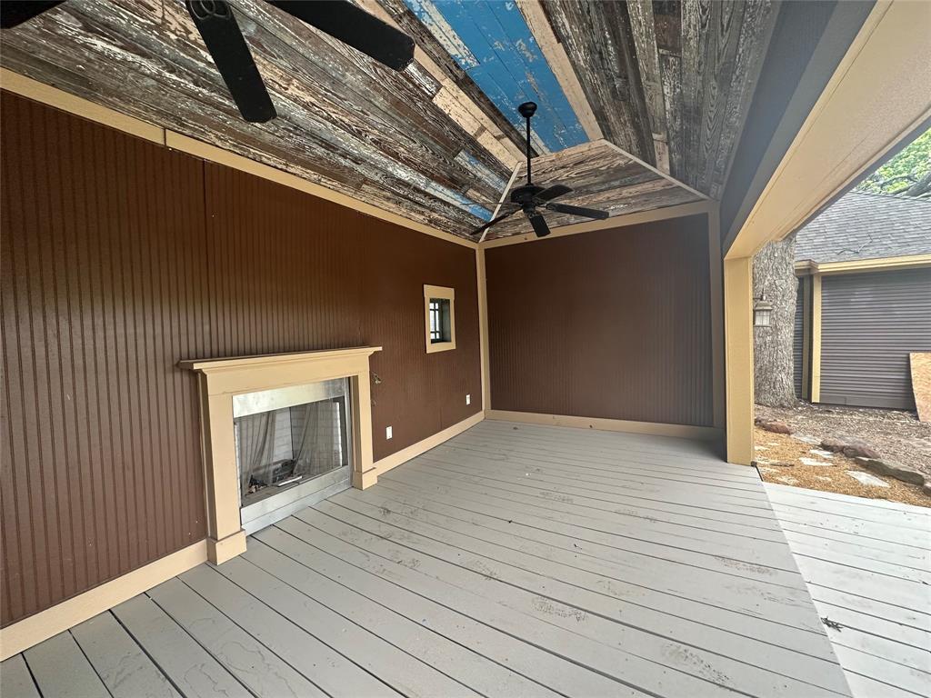 R Horton - Commercial Lease