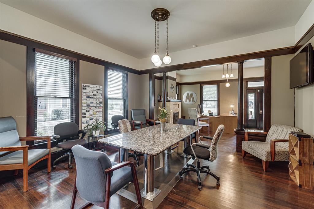 R Horton - Commercial Lease