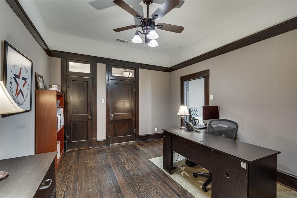 R Horton - Commercial Lease