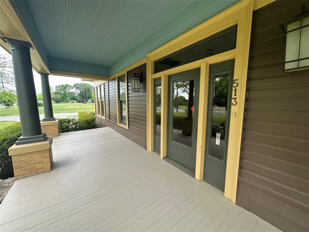 R Horton - Commercial Lease