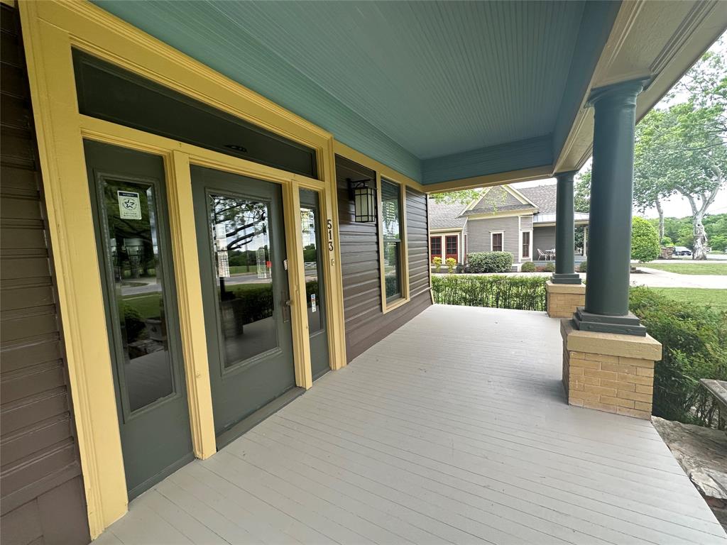 R Horton - Commercial Lease