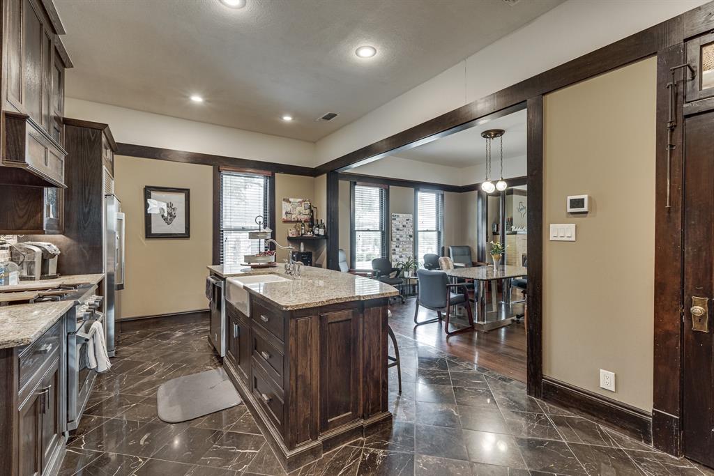 R Horton - Commercial Lease