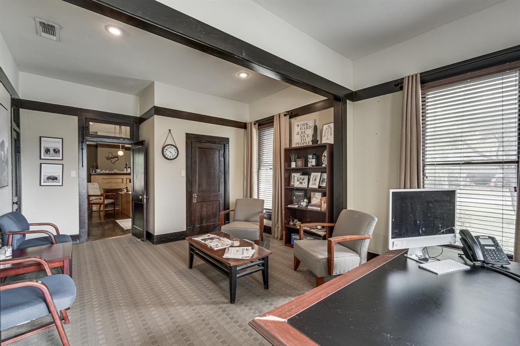 R Horton - Commercial Lease