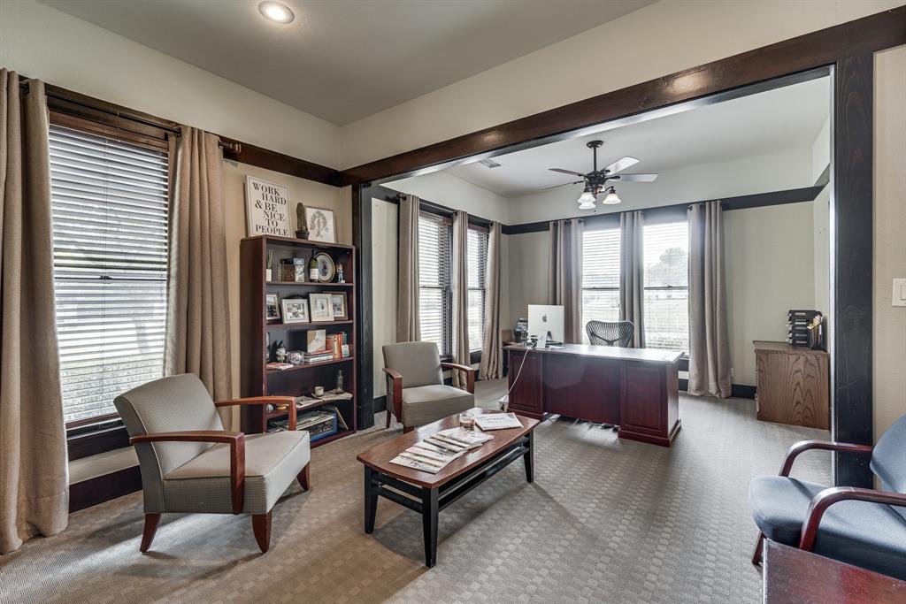 R Horton - Commercial Lease