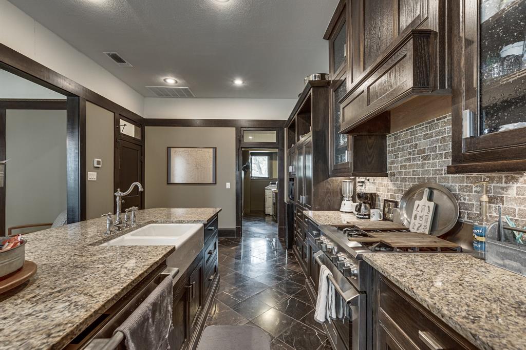 R Horton - Commercial Lease