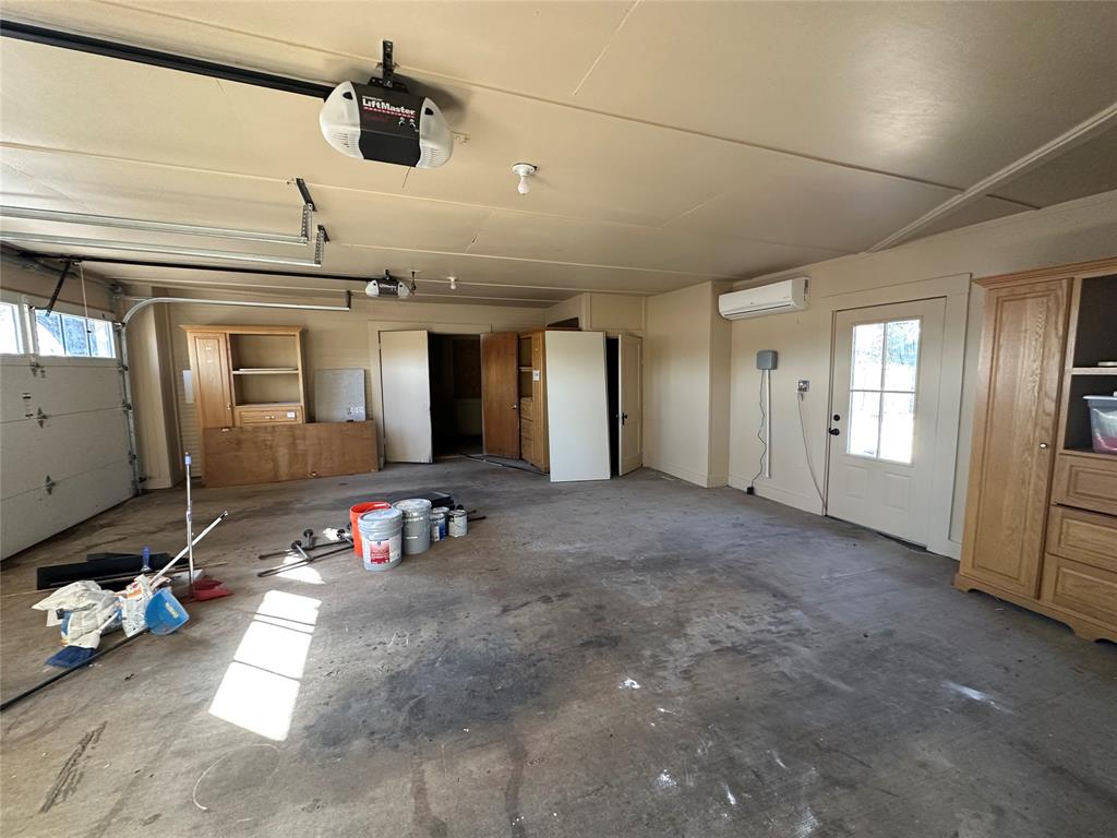 R Horton - Commercial Lease