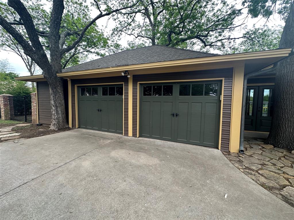 R Horton - Commercial Lease