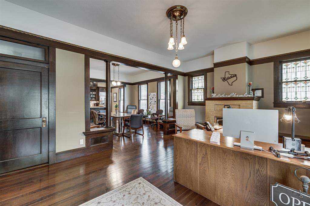 R Horton - Commercial Lease