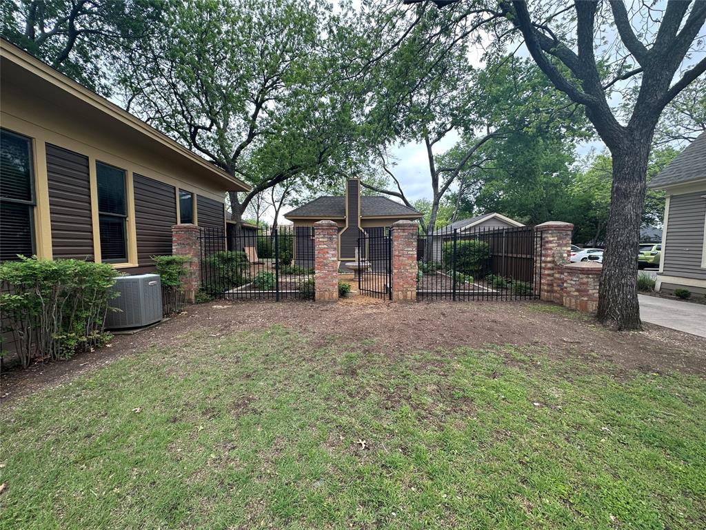 R Horton - Commercial Lease