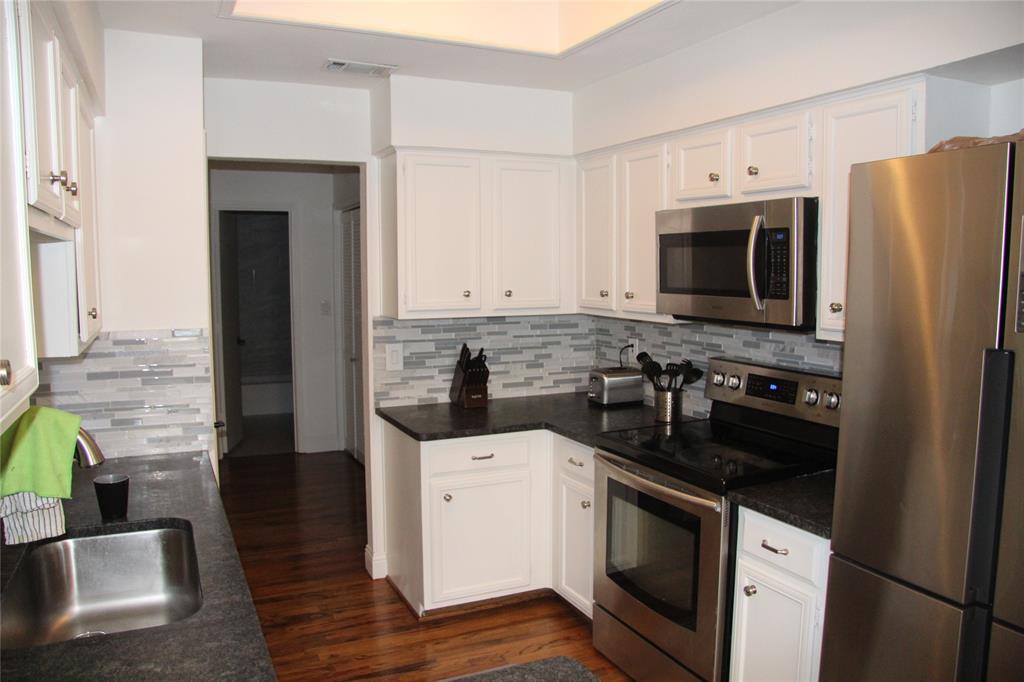 Copperfield Condos Ph 01 02 - Residential
