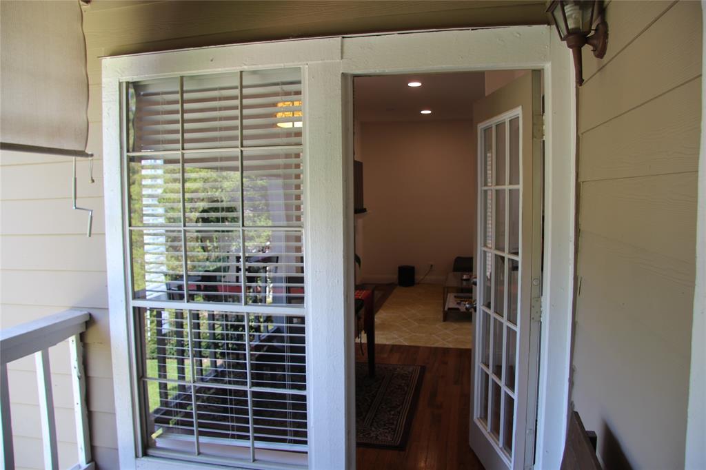 Copperfield Condos Ph 01 02 - Residential
