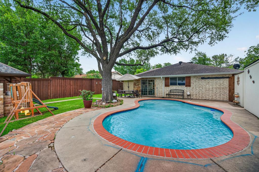 Fairmeadows 10 - Residential