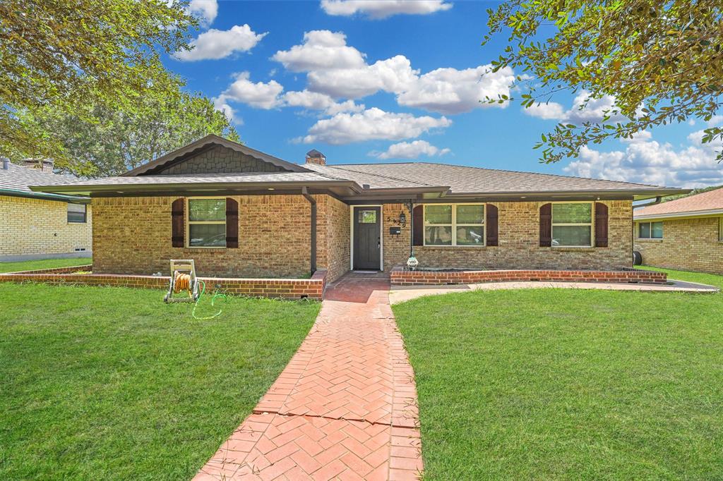 If you're looking for a home that's both spacious and stylish, this three bedroom, two bathroom property is sure to impress. Beautiful curb appeal with manicured landscaping and a welcoming porch. Wide-open floorplan features a beautiful entrance and open concept living perfect for entertaining and everyday living. Kitchen is a chef’s dream, equipped with beautiful white cabinets with granite countertops, tile backsplash, new stainless steel appliances, and an extensive island with seating. Serene master suite boasts great size walk-in shower and spacious walk-in closet. Fenced-in backyard with automatic gate and beautiful covered patio with recessed ceiling lights creates the perfect entertaining area for all your gatherings this summer. This home is convenient to schools, major freeways and shopping center.