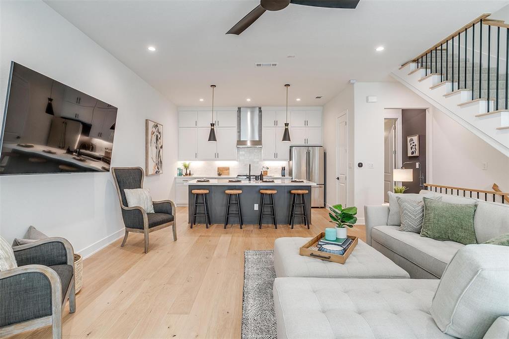 Main 7 Twnhm Add - Residential