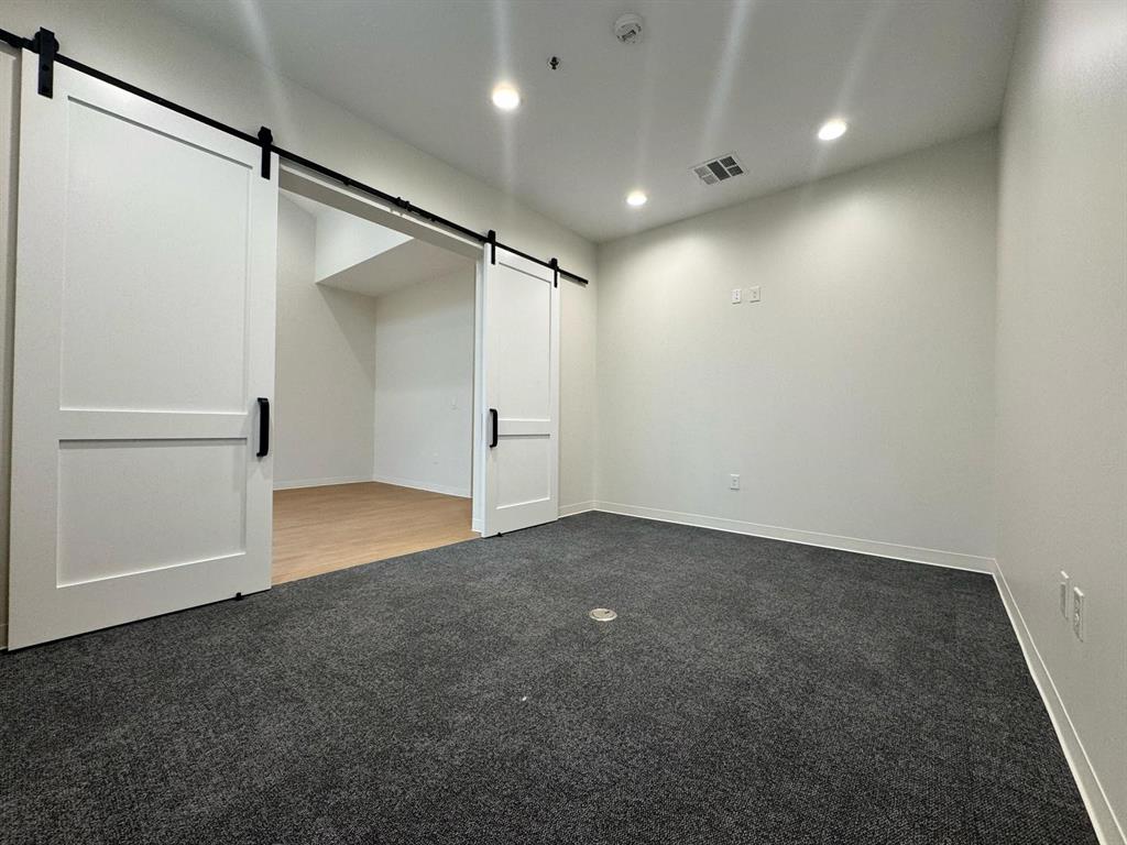 S11628 - Commercial Sale