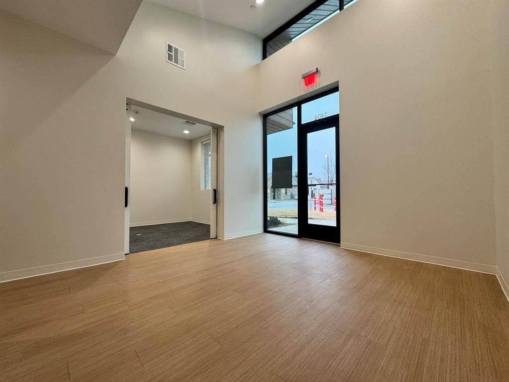 S11628 - Commercial Sale