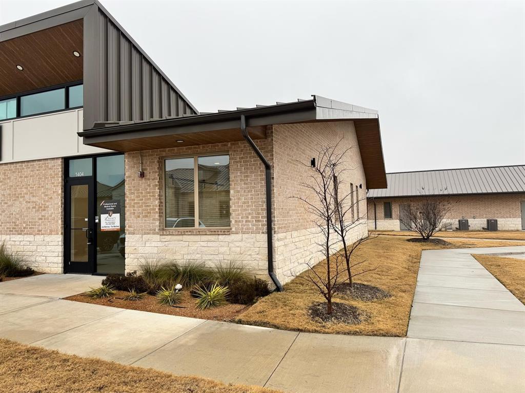 S11628 - Commercial Sale