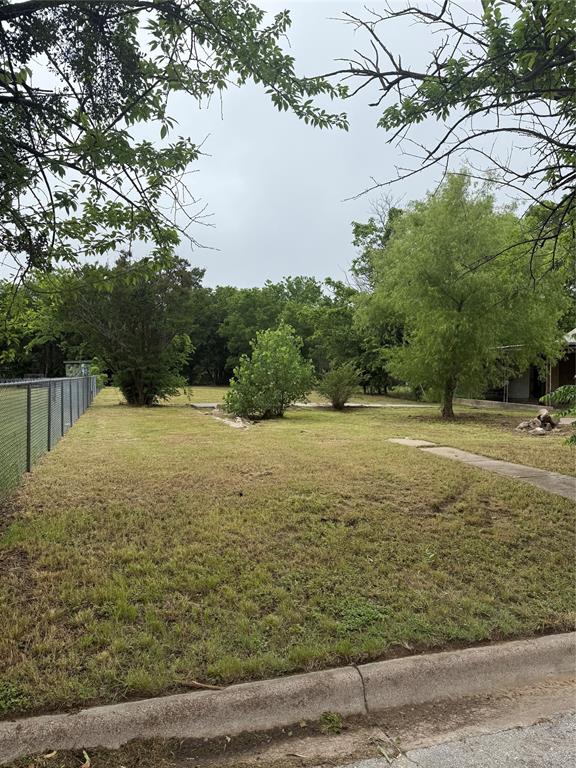 Just shy of an acre, this city lot is ready for something new! Bring your builder and your dream! Nestled in the constantly growing city  of Bowie Tx this lot is close to the down town square where you can do anything from shop, eat, have your oil changed or stroll through Second Monday Trade Days. Close proximity to the schools makes it ideal for growing familes with children. Call or text with any questions you might have or drive by and take a look.