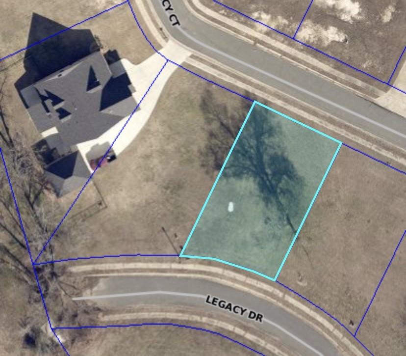 Build Your Dream Home in Olde Oaks. Olde Oaks Features the Only 27 Hole Golf Course in The Area. After A Day on The Green, Relax At The Olde Oaks Club House Overlooking The Rolling Hills beautiful Golf Course. Don't Miss Your Opportunity to Build In Olde Oaks. Other Lots Available
