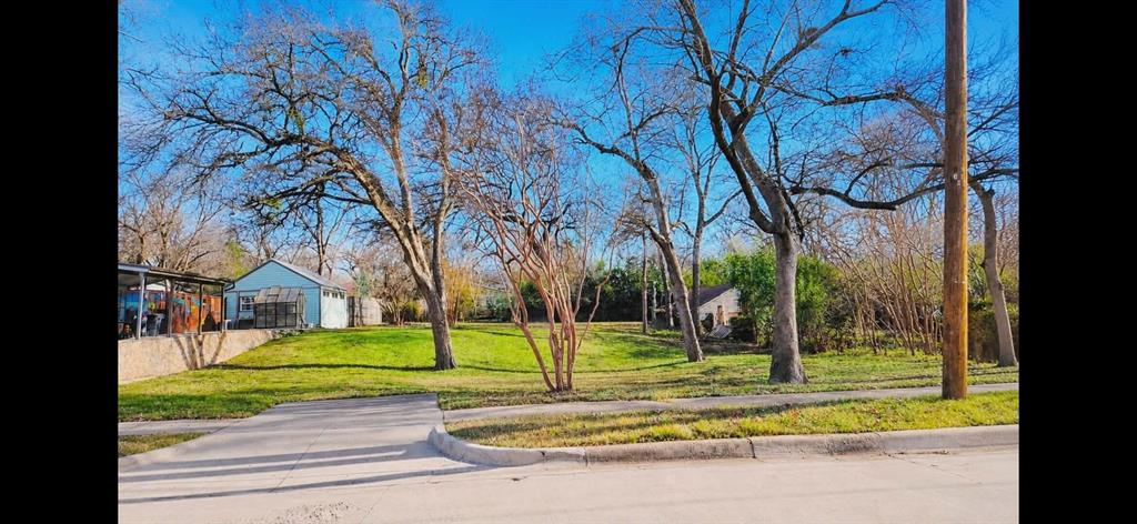 90' x 160' tract in Little Forest Hills consisting of two platted lots with potential for one or two modern custom home builds.  Features mature trees and natural topography.   Great for custom build or builds featuring floor-to-ceiling glass to bring the outdoors in.  Minutes from the Dallas Arboretum and Botanical Garden, Casa Linda Plaza and not far from downtown Dallas.  Buyer to perform all due diligence and verify zoning, utilities, and development requirements.