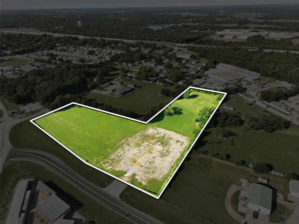 Positioned on 5 acres in Ennis, Texas, this property offers an exciting opportunity for buyers looking for land with mixed-use, commercial, or investment potential. Located at 2507 Spur 469, the tract provides room to think bigger, whether that means a business site, office or shop setup, service-based operation, storage use, or a live and work concept.

With open acreage and convenient access to the Ennis area, this property gives future owners flexibility that is getting harder to find. The 5-acre size allows space for buildings, parking, equipment, expansion, or future development, depending on buyer needs and city approval.

Whether you’re an entrepreneur, investor, or buyer searching for a property with more than one possible use, this tract offers a strong foundation for your next move.

Bring your vision, explore the possibilities, and take advantage of the growth happening in and around Ennis.