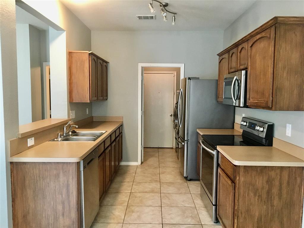 Villages Of Falcon S Lair Ph I - Residential Lease