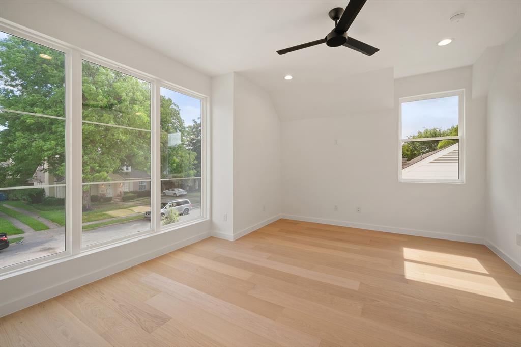 Hal Moseleys - Residential
