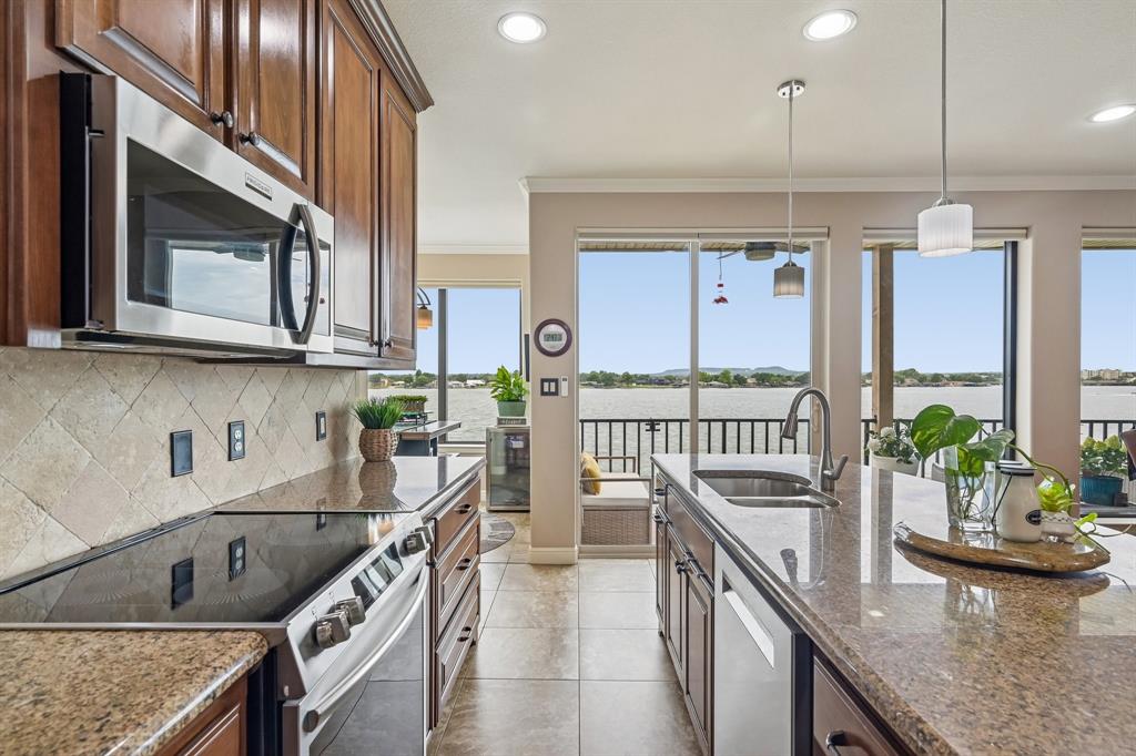 The Lodge Of Granbury - Residential