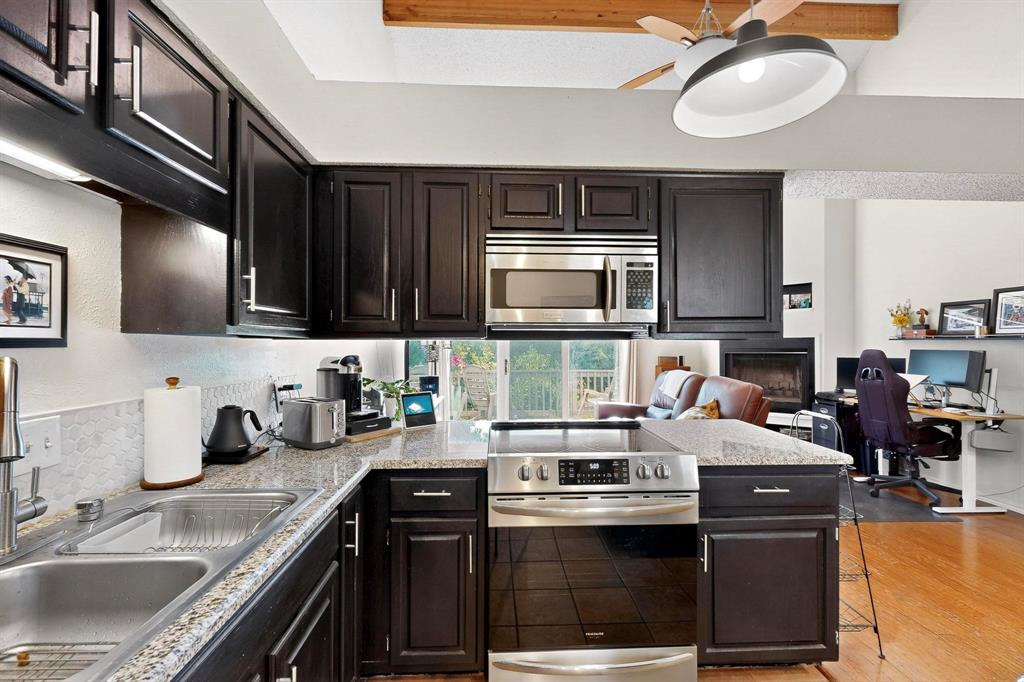 Well qualified Buyers can purchase with 3% down (must be first time home buyers in the last 3 years) or 5% Down. Also 100% financing for VA loans - ask agent for more information. Come and see this charming townhome located in the desirable Lake Highlands area near shopping areas and major highways. This well-maintained 1-bedroom, 1.5-bath home is part of the highly sought-after Richardson ISD, with access to top-rated schools including White Rock Elementary and Lake Highlands High School.
Offering 1,002 square feet of living space, this two-story townhome features a traditional layout with thoughtful updates throughout. The main living area is bright and welcoming, complete with a cozy fireplace and abundant natural light.
Additional highlights include a private 1-car garage with direct access. This move-in-ready property offers the perfect blend of comfort, convenience, and location.