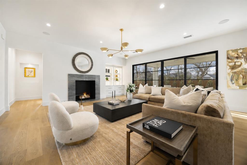 FOREST HILLS - Residential