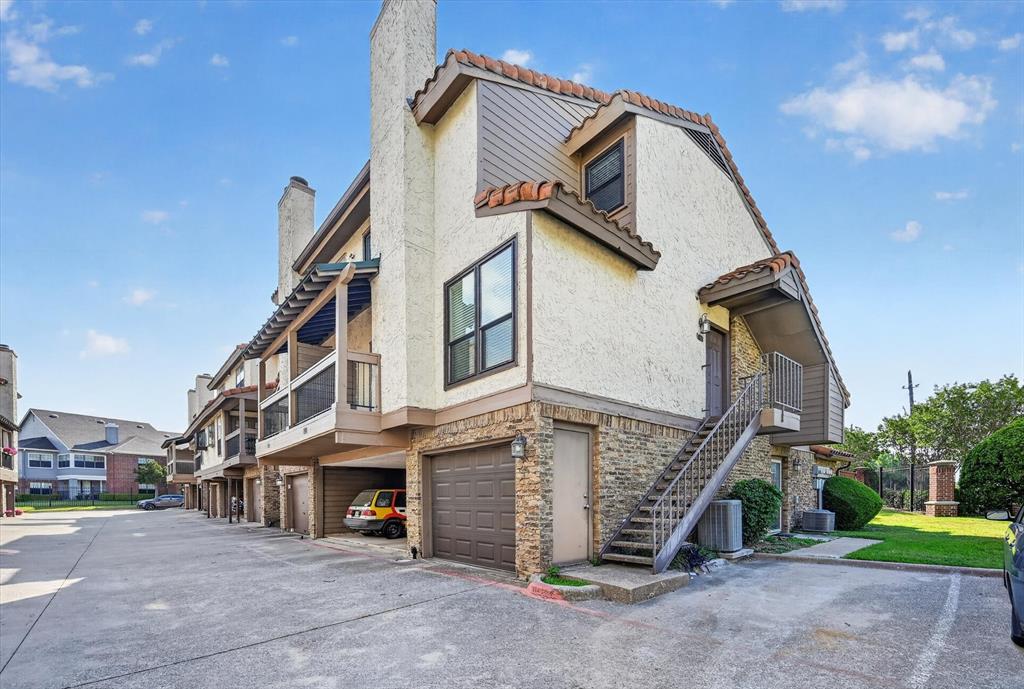 Step inside this gorgeous remodeled condo with easy access to 75! This light & bright 1 bed 1.5 bath loft style condo features numerous upgrades throughout. A renovated kitchen, new LVP flooring throughout, two fireplaces, and a private patio are additional features not to be missed. Also includes private single car garage and access to clubhouse amenities and community pool! Schedule a tour today!