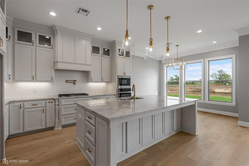 WATERFORD LAKE - Residential
