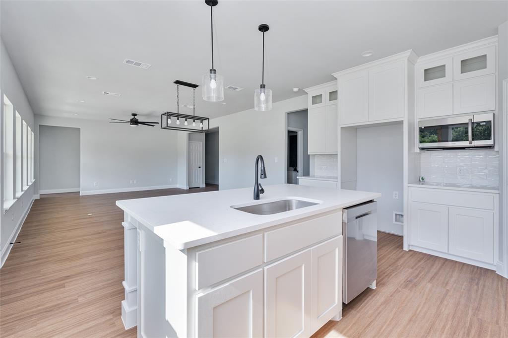 HIDDEN OAKS ESTATES - Residential
