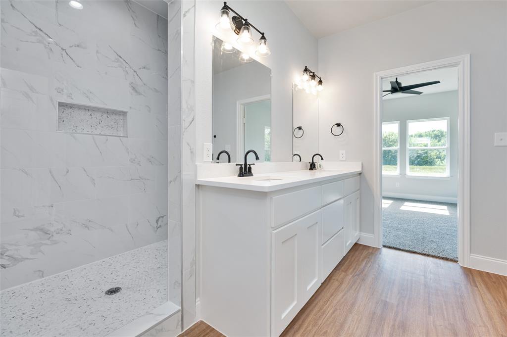 HIDDEN OAKS ESTATES - Residential