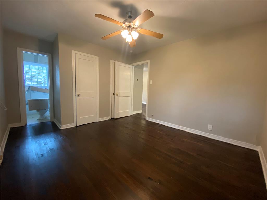 All bills paid and lawn service included. This cozy duplex is  within walking distance to the square, and close to UNT and TWU. Has original wood floors. Spacious living room with lots of natural light. Separate bedroom, full bathroom, a dining area, and a kitchen.  Large trees and spacious lawn.