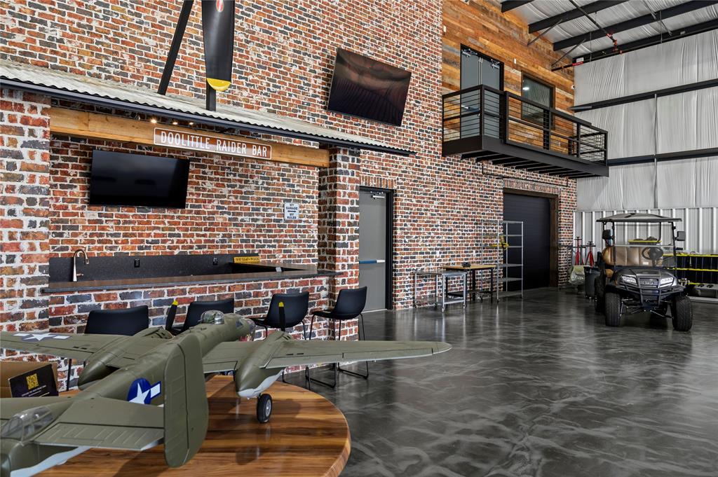 Aero Country East Add - Commercial Sale