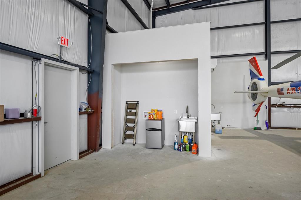 Aero Country East Add - Commercial Sale