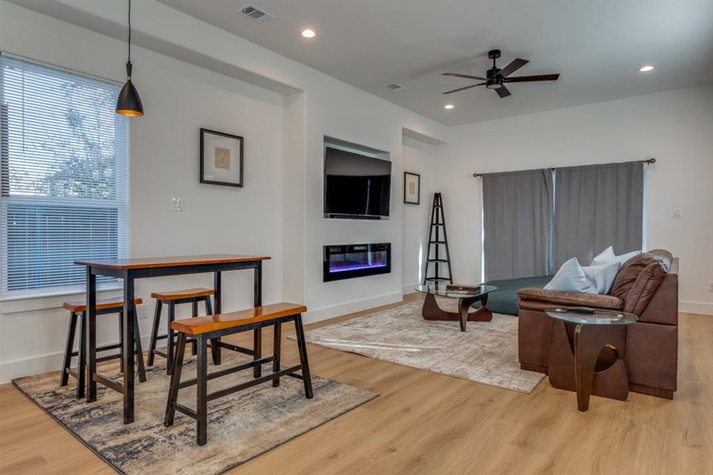 Lincoln Manor - Residential