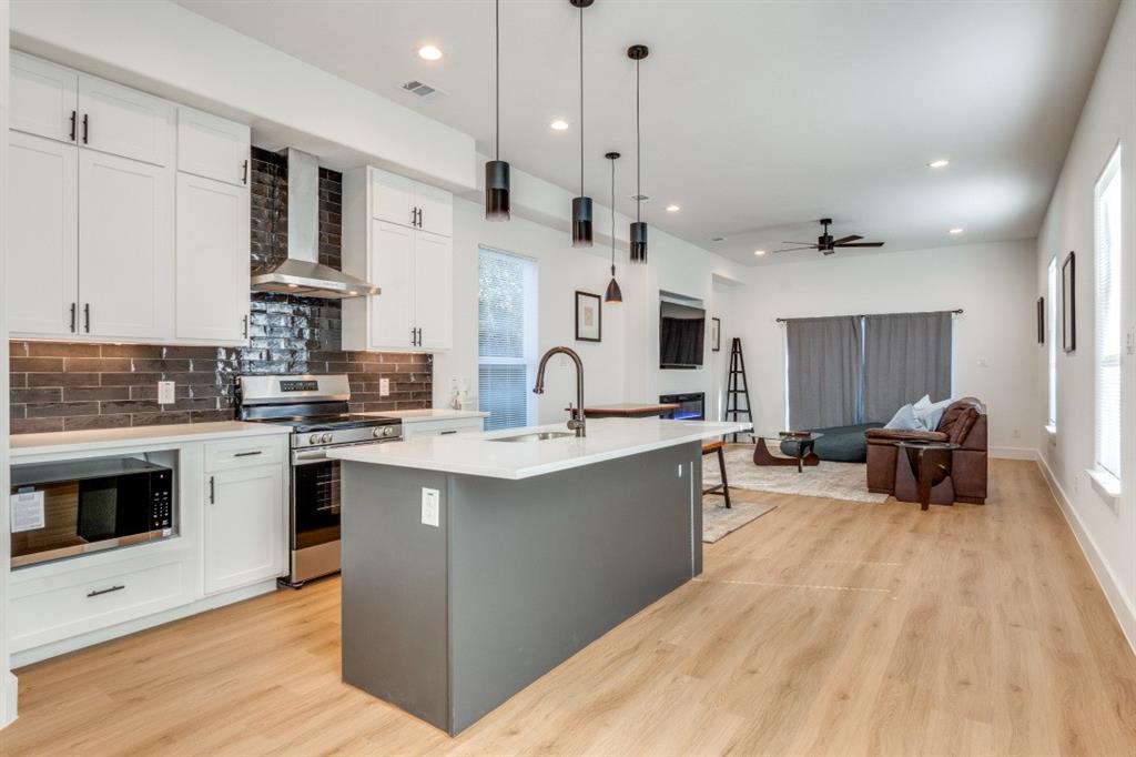Lincoln Manor - Residential