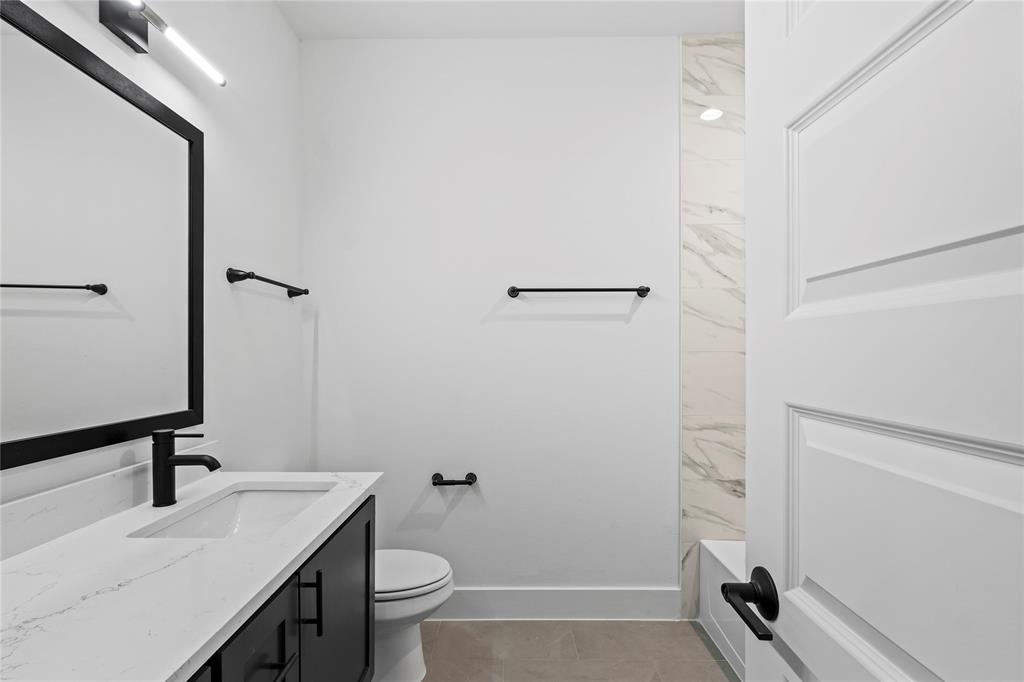 Lincoln Manor - Residential