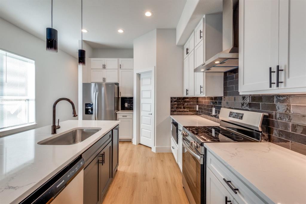 Lincoln Manor - Residential