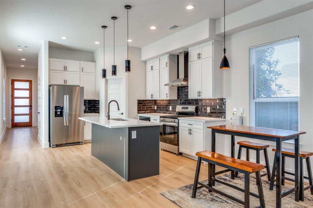 Lincoln Manor - Residential