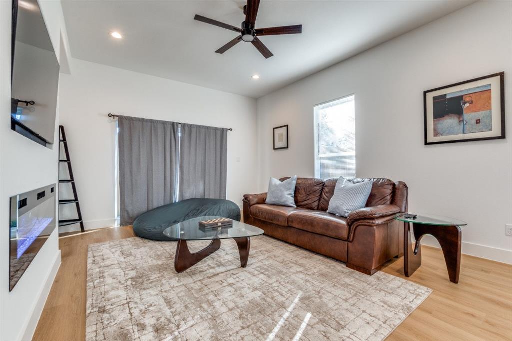 Lincoln Manor - Residential
