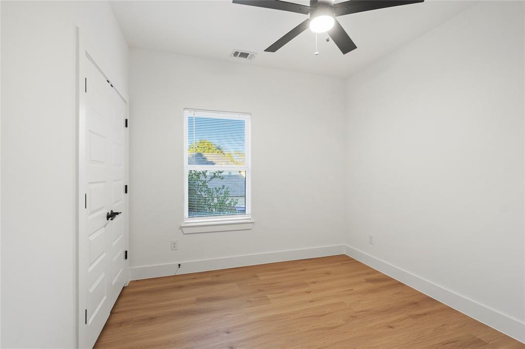 Lincoln Manor - Residential