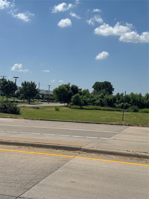 ***LOCATION LOCATION LOCATION*BEAUTIFUL CANVAS FOR YOUR VISION!* PRIME REAL ESTATE IN A GREAT AREA*LET'S PUT AN OFFER TOGETHER TODAY!***