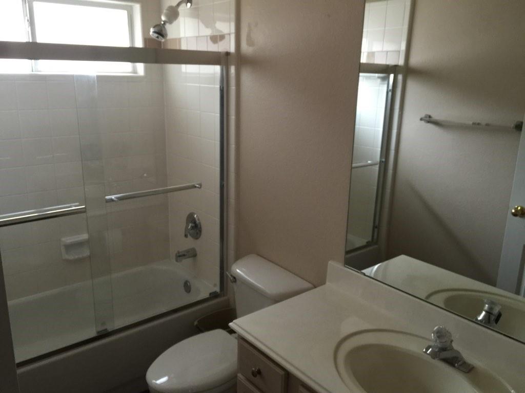 Lakes Of Preston Vineyards Ph 4 The - Residential Lease