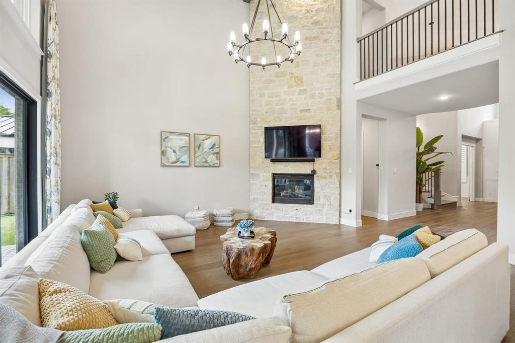 FORESTCREST ESTS - Residential