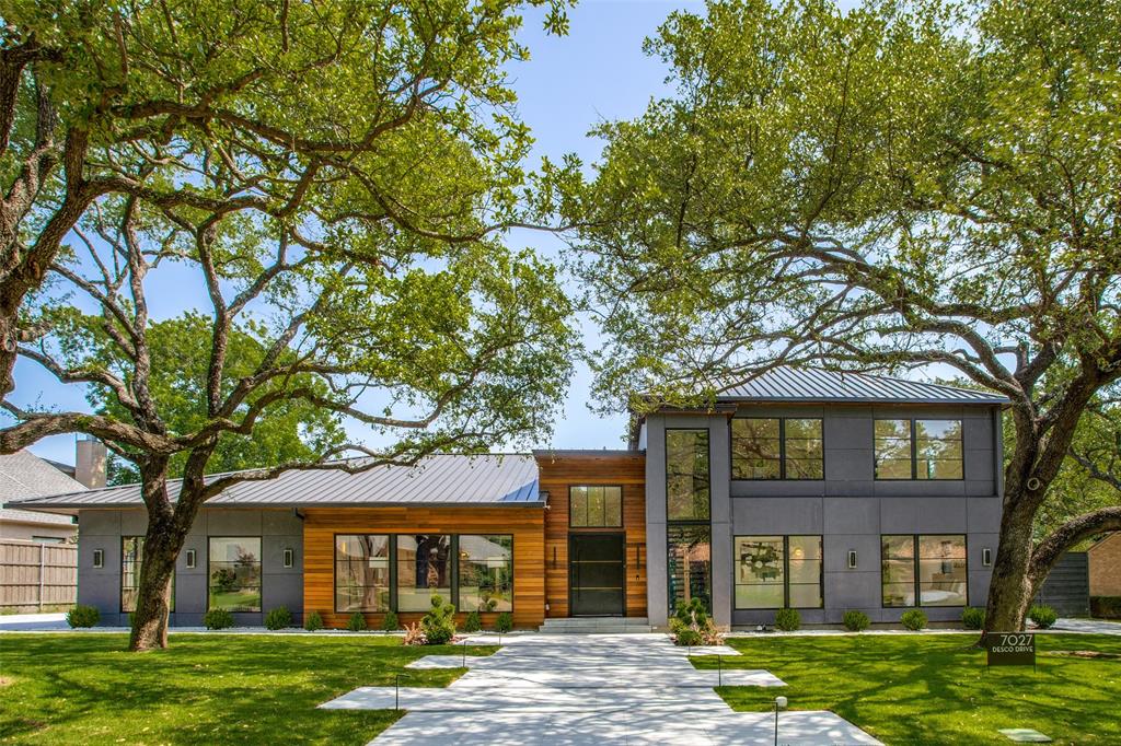 Contemporary buyers prepare for what you have all been waiting for. This 2022, NEW construction embodies spectacular, LA inspired, high-end, designer finishes at every turn. Wide plank white oak floors welcome you into the gorgeous foyer featuring a sleek floating staircase cable supports. Natural light flows from the large windows in this open floor plan, featuring high ceilings & offers generous space creating limitless possibilities for whatever rooms you desire. Thermador appliances include gas c-top, dble ovens, & Brazil’s top of the line Florense cabinets encompass this dreamy kitchen & catering kitchen. Each bathroom encompasses its own hand selected designer finishes & floor-ceiling tile. The master suite features a spacious, custom closet & bathroom perfectly finished soft lighting, beautiful black free-standing tub & heated floors. Open the sliding glass doors to the extensive covered patio, kitchen, sparkling new pool, marble fire pit with LED lighting & lush landscaping.
