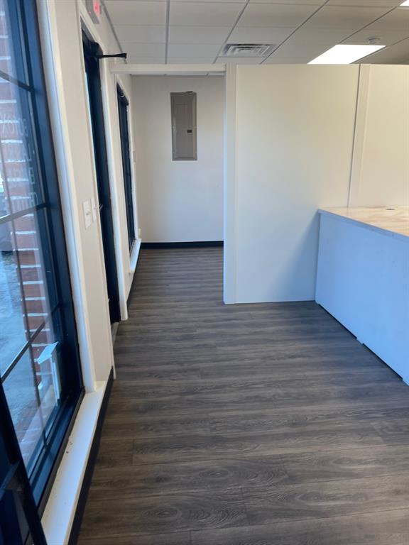 none - Commercial Lease